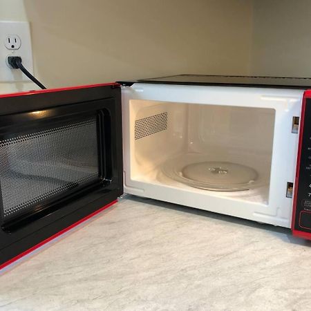 Large And Private 3 Bedroom And 1 Bathroom Apartment Near Newark International Airport Ewr And New York City Buitenkant foto