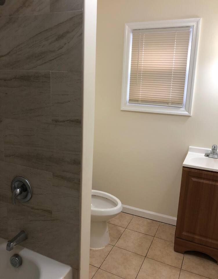 Large And Private 3 Bedroom And 1 Bathroom Apartment Near Newark International Airport Ewr And New York City Buitenkant foto