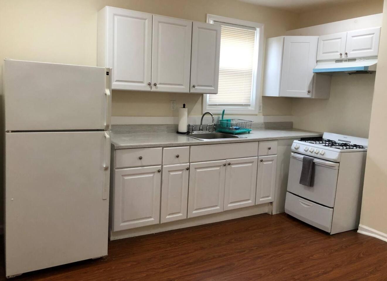 Large And Private 3 Bedroom And 1 Bathroom Apartment Near Newark International Airport Ewr And New York City Buitenkant foto
