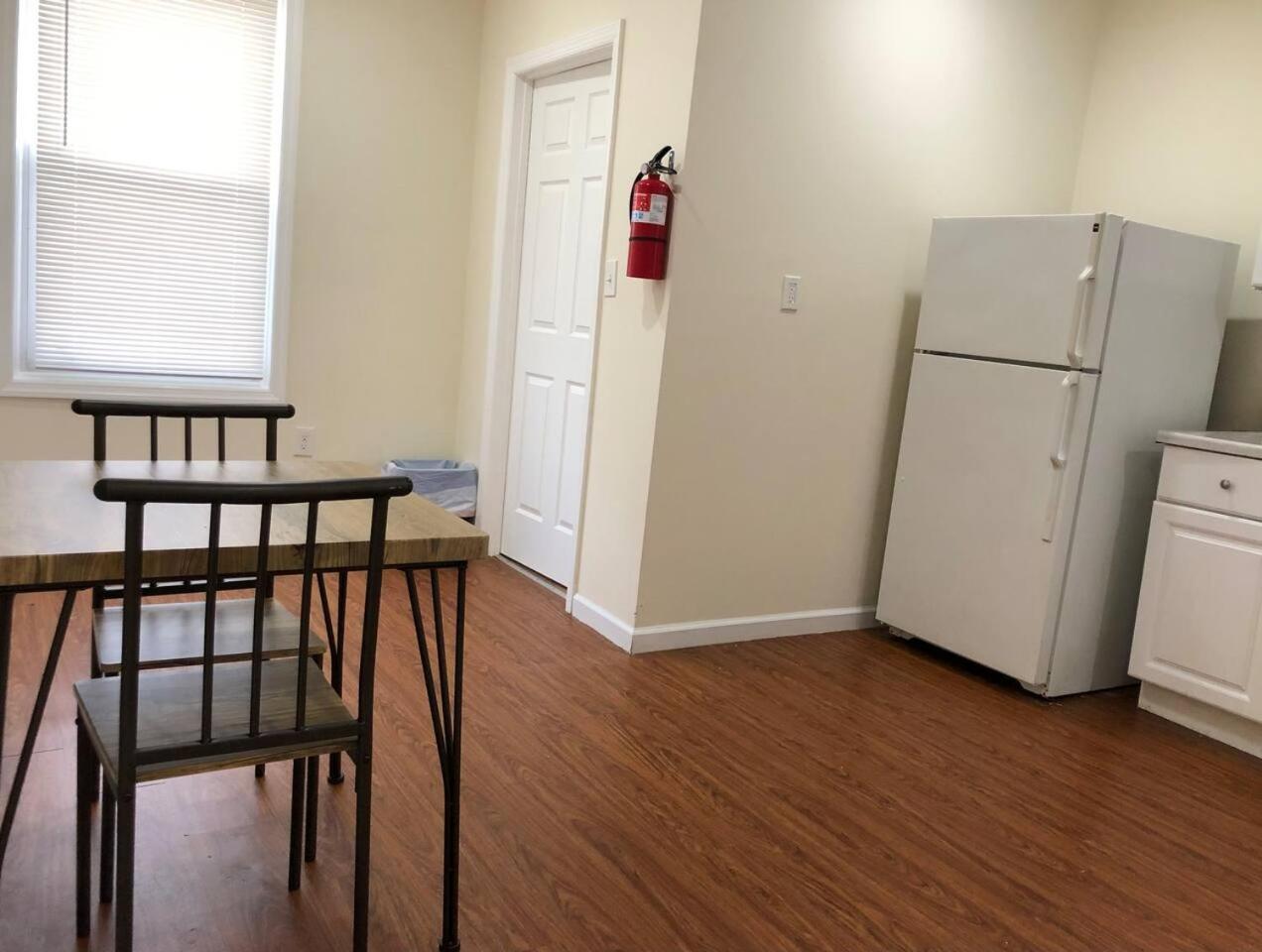 Large And Private 3 Bedroom And 1 Bathroom Apartment Near Newark International Airport Ewr And New York City Buitenkant foto